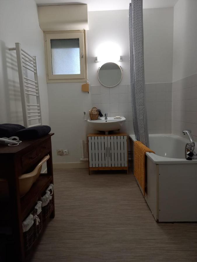 Appart Plein Centre, Balcon - 4 Personnes Sedan Exterior photo